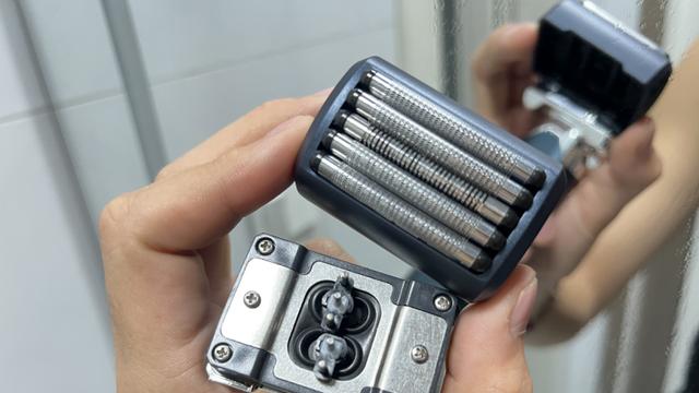 送男朋友神器，两千元发烧性能，五刀头狂魔未野往复式剃须刀评测