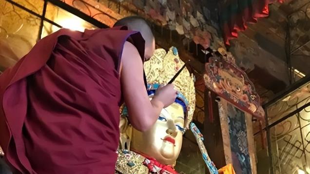 93年稀世珍宝拉萨金佛被盗往美国，美耍赖不还，最后如何回归的？