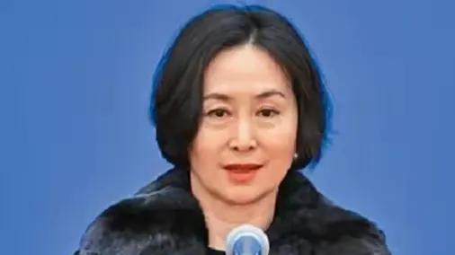 澳门这晚，站位暴露江湖地位，张艺谋郭晶晶站两边，C位雷打不动