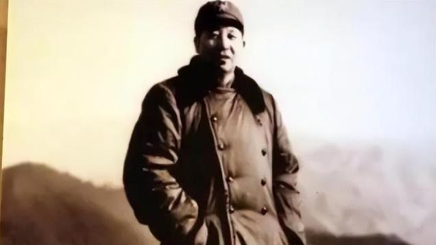 秦基伟将军的两个儿子：长子为社会除暴安良，次子令越军闻风丧胆