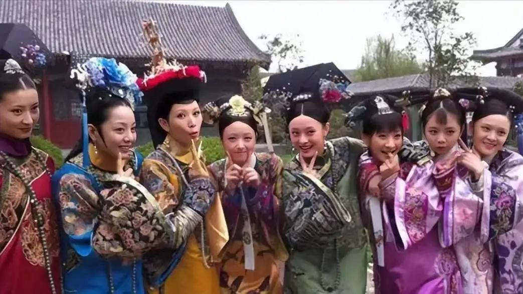 演员休息时，原来在做这些事，唐僧那张腹肌都笑出来了