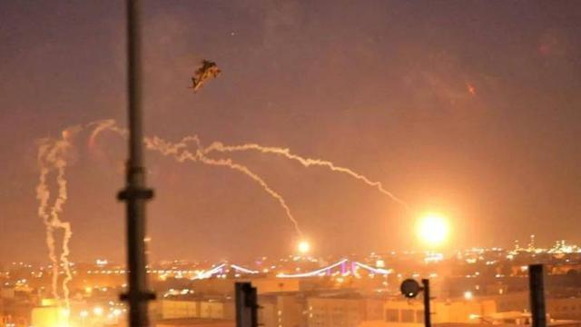 平民现状！叙利亚旧疤未去又添新伤，已经没有安全的地方吃饭了