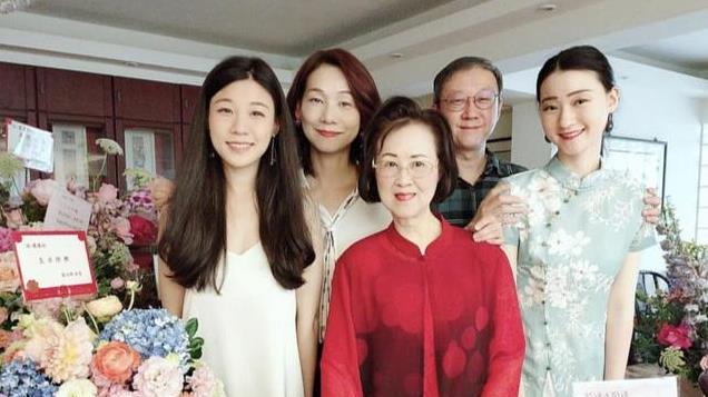 琼瑶遗体今日火化，与丈夫安葬在同一地方，儿媳首发声悼念婆婆