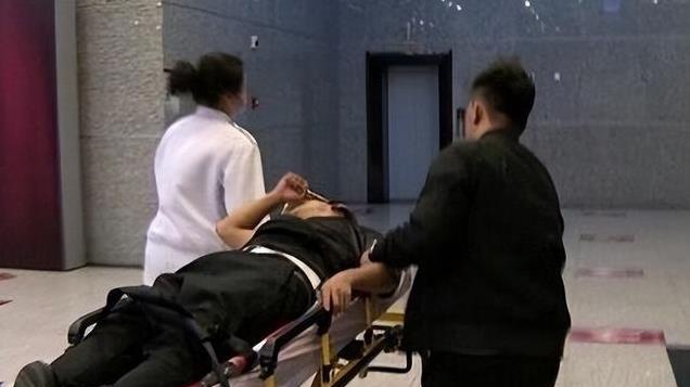 宋小宝：成名后抛弃霍晓红，转身娶粉丝王雪，如今生活怎样了？