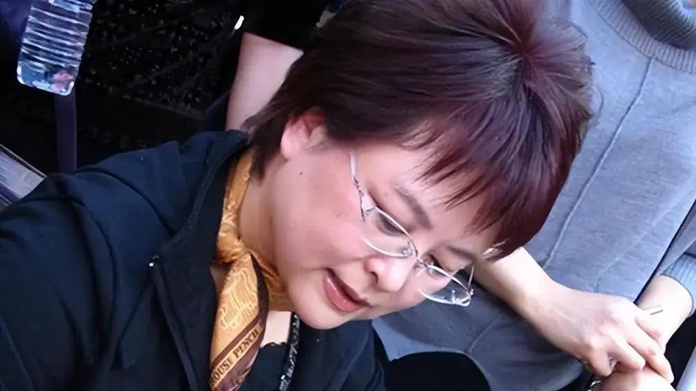 主持人肖晓琳：退休5个月，在美国家中逝世，26字遗言发人深省