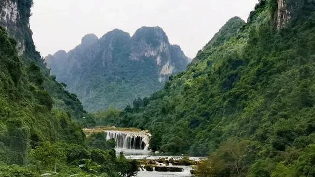 我去了大新黑水河景区，这里的山水风光把我们几个桂林人都震撼了