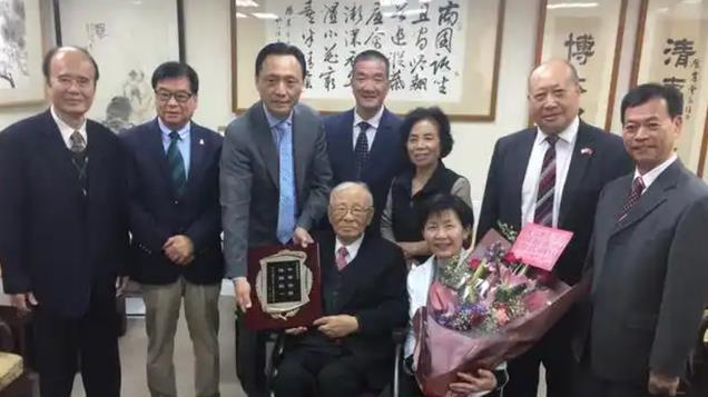 国民党退役上将许历农，晚年经常访问大陆，如今106岁依然健在