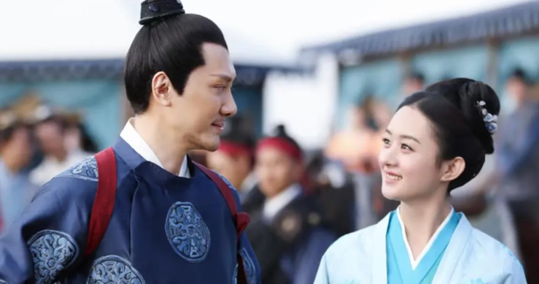 离婚3年后，没想到赵丽颖冯绍峰以这种方式上热搜，还是杨幂聪明