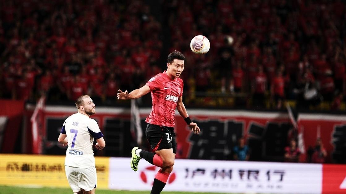 为什么是韩鹏飞而不是谢鹏飞？成都蓉城最该解决的是右路进攻问题