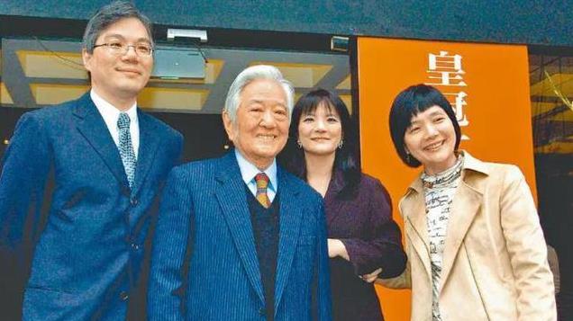 琼瑶去年疼到无法更新小说，5天前留言吐槽老公，称自己承受太多