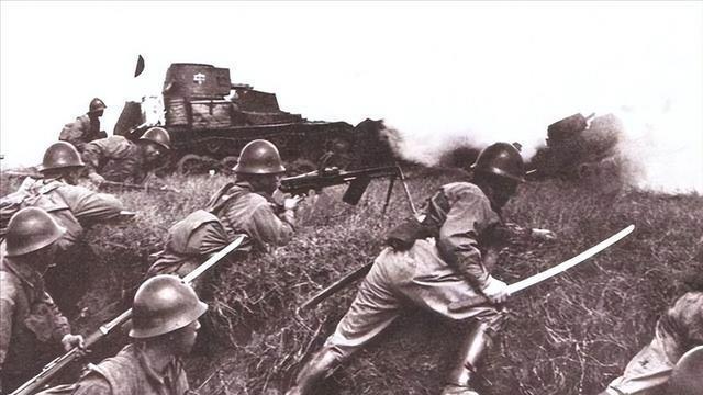 鬼子进村抢1000多牛羊，独臂将军带两个营出击，毙敌80多头