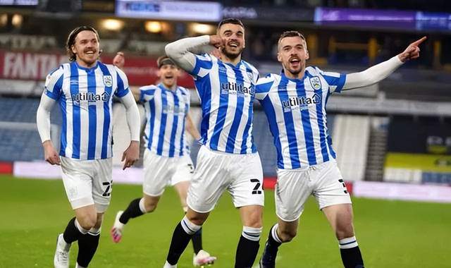 周二 001英锦标赛 切尔滕汉姆VS雷丁 周二003 英锦赛 哈德斯 vs 巴恩斯利