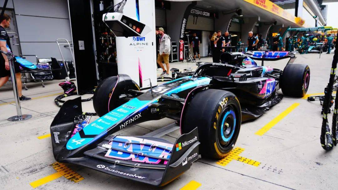 【F1巴库有话说】汉密尔顿与奥康因超额启用动力元件将从维修区发车，维伦纽夫谈安东内利🏁