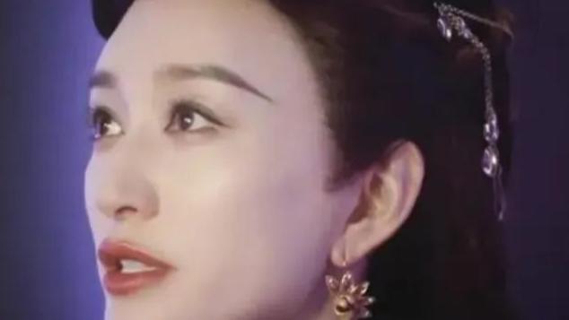 我承认李小冉很漂亮但比比东的美貌是另外一个高度！