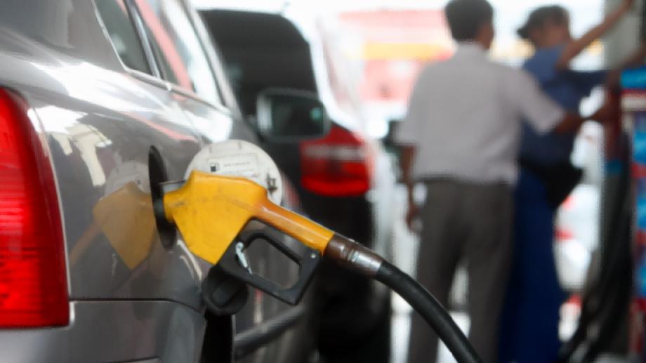为啥大多数中年人都喜欢买10来万的车？老司机：到岁数你就懂了