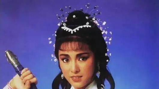 《射雕》选角黄蓉一露脸观众崩不住了：现在才知翁美玲含金量多高
