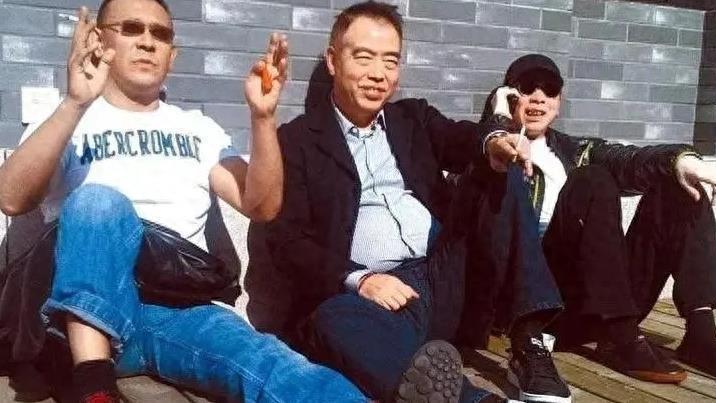 知名导演陈凯歌历经坎坷终遇挚爱，结婚27年，现在怎么样了