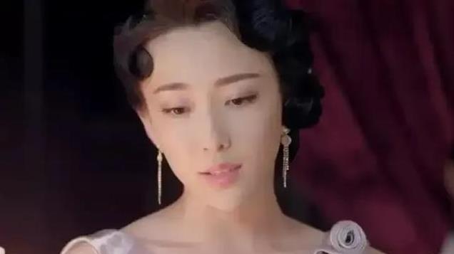 2024年不起眼的女配角，个个徐娘半老，少妇身材，风头盖过女主角