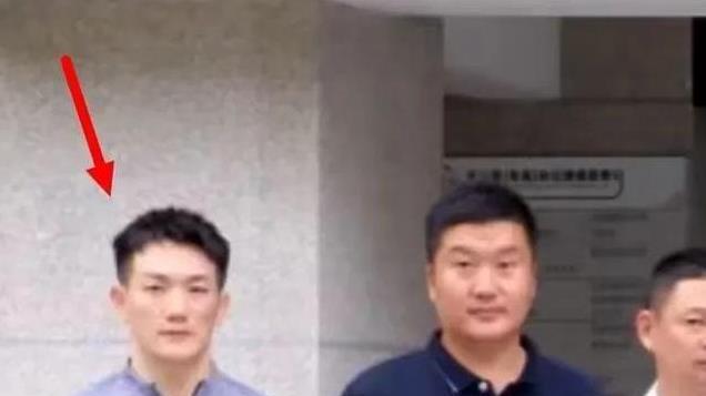 张馨予丈夫已调至广州大学保卫处，何捷工作照片曝光，广大回应