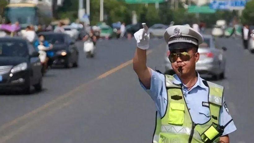 交警提醒！9月起，私家车“2不带1改”大检查，不注意就扣分罚钱