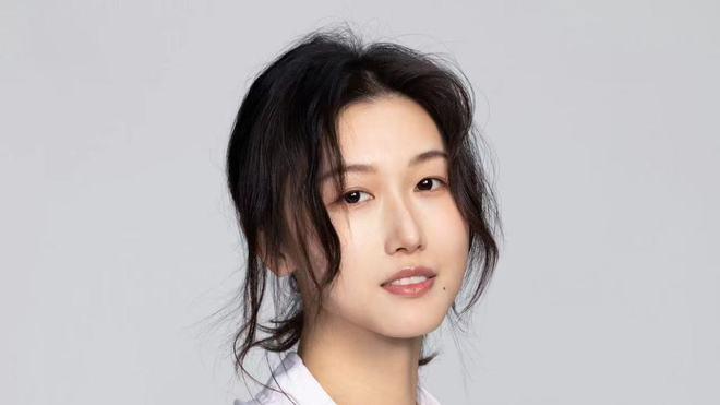 谢林彤签约博纳旗下经纪公司 开启全新演艺篇章