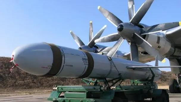 击中俄军大型弹药库！伊朗否认已交付弹道导弹，乌克兰又发警告