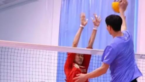 天津女排遇困境！1米94小将接应被放弃，得分仅低于李盈莹，比王艺竹强