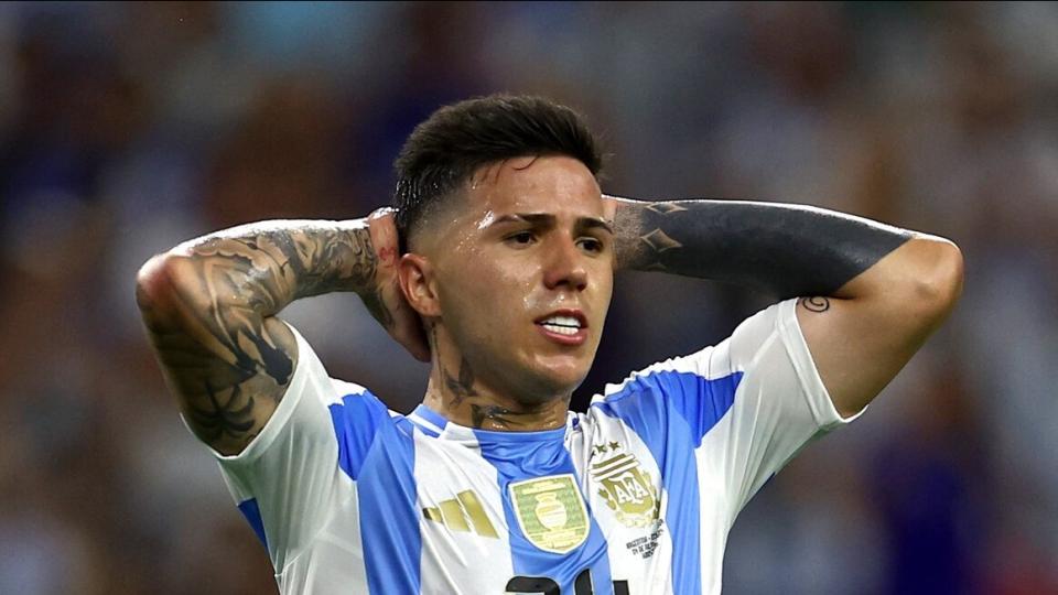 梅西真的被冤枉，总统力挺种族歧视之人，恩佐将离开切尔西