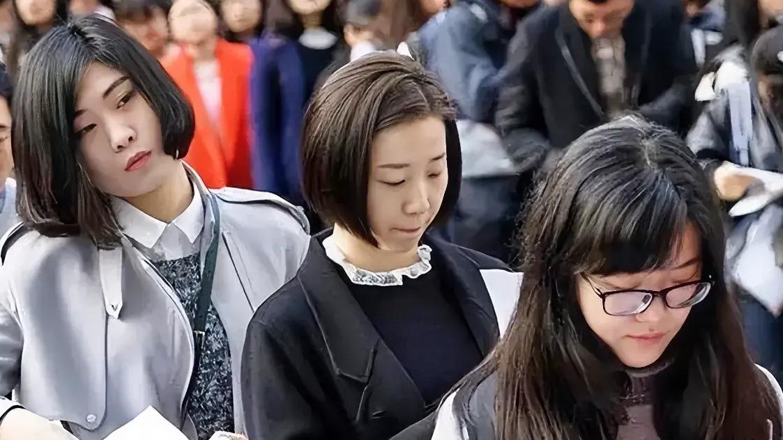 万万没想到！体制内的这三类人，看似公务员，其实连编制都没有