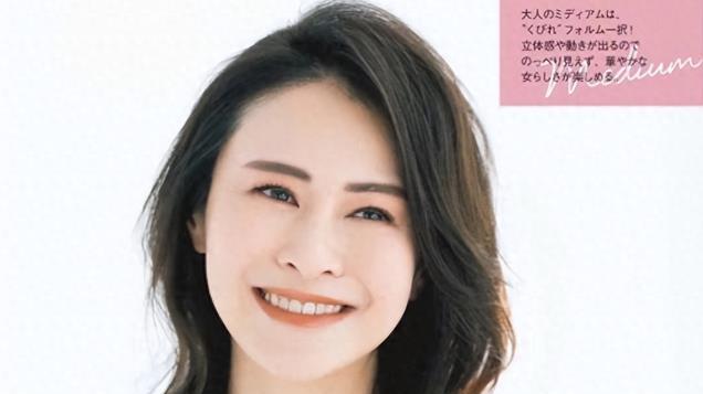 奔五奔六的女人，就放弃黑长直、羊毛卷吧！这3种减龄短发更洋气