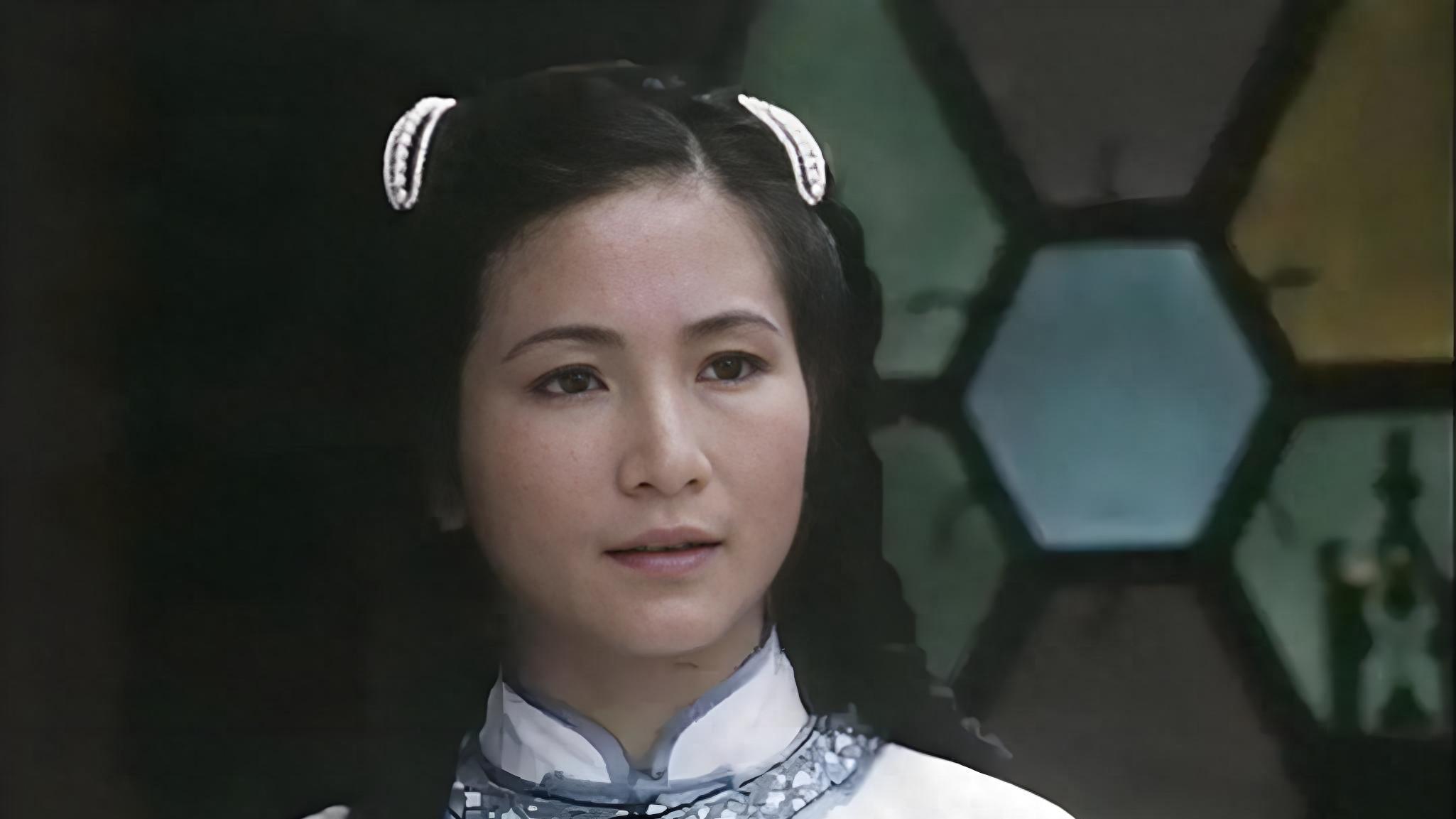 学舞蹈变一代打星，屈尊《霍东阁》配角，为生子八度怀孕四度流产