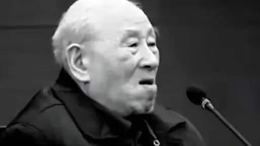 北京95岁老人，想取出亡妻名下30万存款，遭到拒绝，银行：你不是继承人