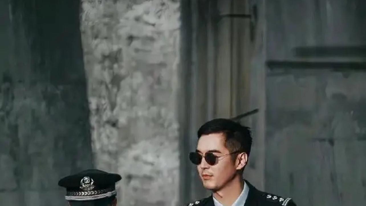 檀健次金世佳再燃火花，《猎罪图鉴2》双人海报曝光，网友直呼“爷青回”！