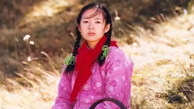 她是两百年难遇的美人，靠美貌“征服”无数男人，如今48岁仍未婚