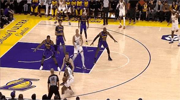 NBA战报：浓眉35+8老詹21+8，湖人22分逆转太阳！杜兰特空砍30分