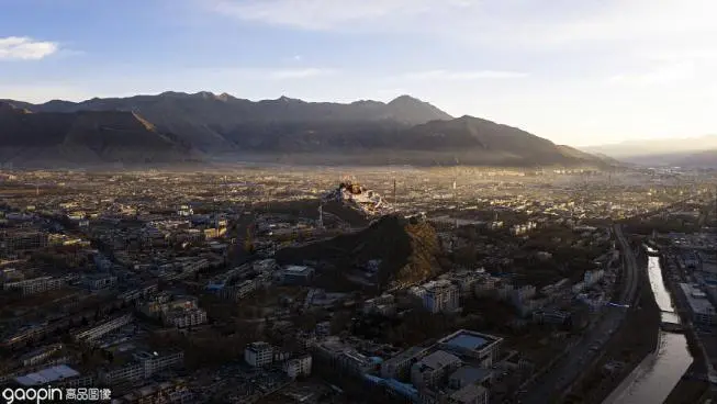 雪山之巅的梦幻之城