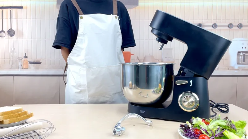 厨师机行业2025年发展趋势：智能化与个性化的完美融合