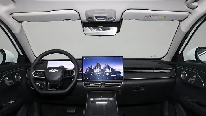 未上市就“一夜成名”！油耗1L续航1500km，这款A8，或仅售10万