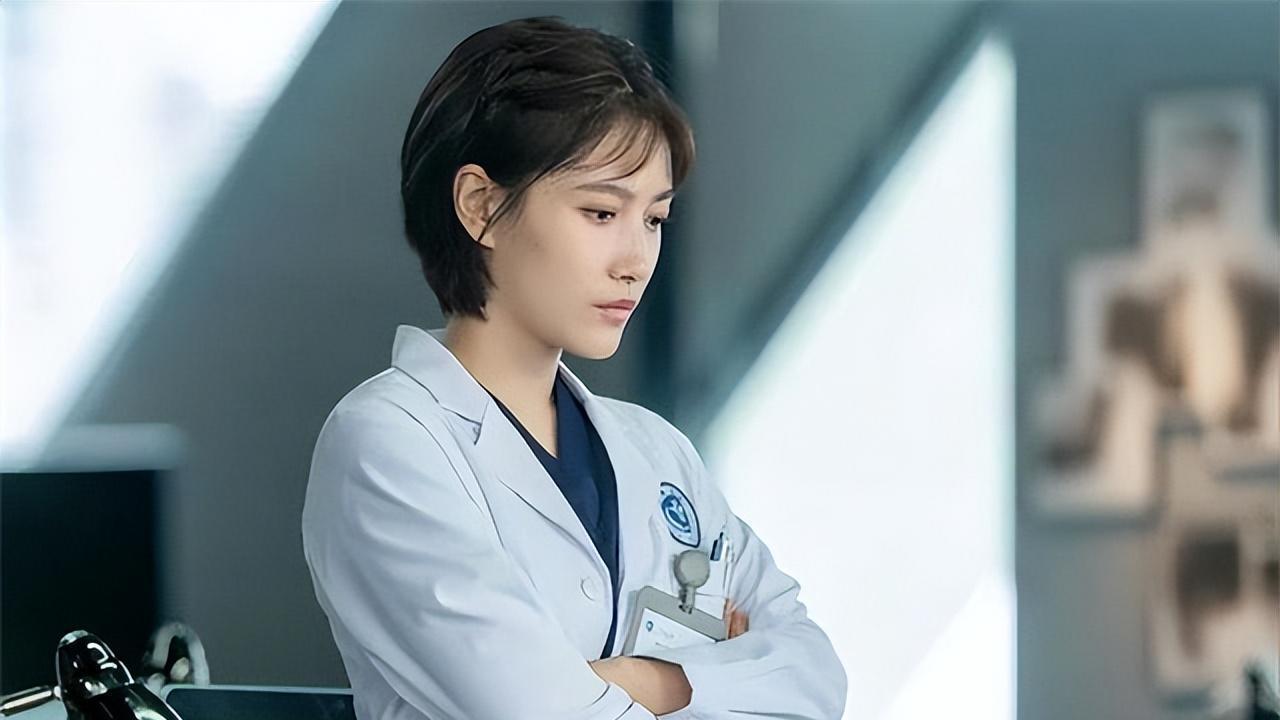 星二代、资源咖？这个叫啜妮的女演员，早该火了