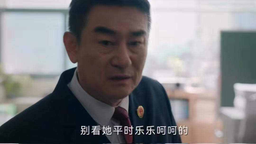 《九部的检察官》：要不是“内鬼”陈检帮杨甜说话，雷旭永远不知，周乔能在他眼皮子底下把“磁带”偷走的原