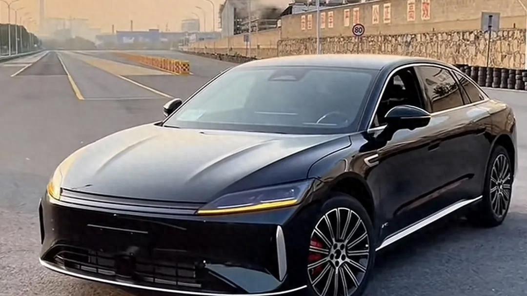 风云A9实车曝光，宽体低趴，长度超5米，后排配4座，续航1500km+
