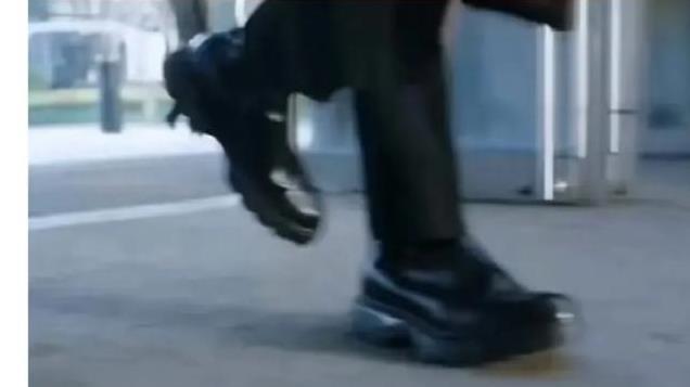 内娱能不能意识到真霸总是不会穿厚底鞋的!