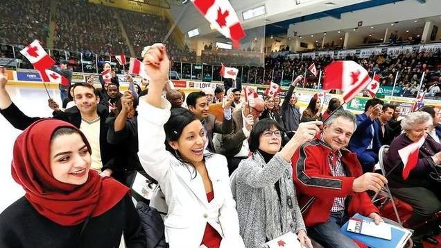 每年涌入近200万人，白人基底的国家，等白人死绝就是印度的天下