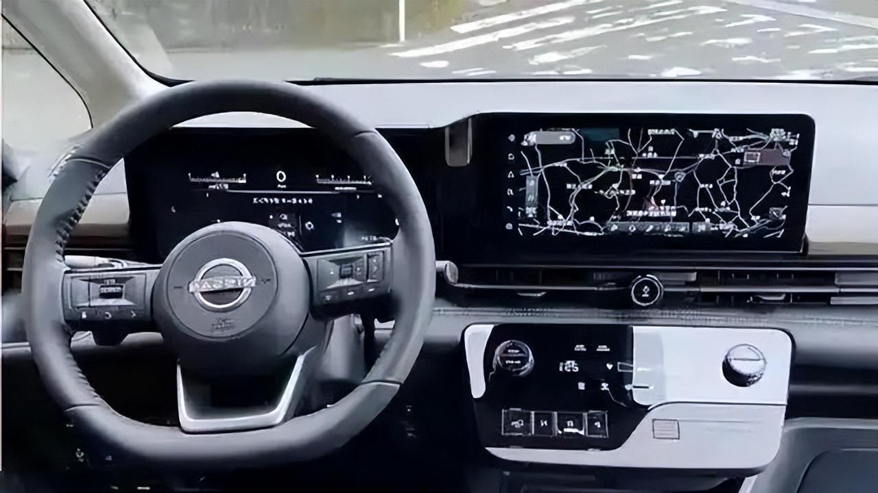 全新日产中型MPV街头现身！豪华外观或不超14万，配1.4T混动+四驱