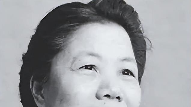 74年周恩来病重住院，深夜给秘书打电话：有个情况你需要了解一下