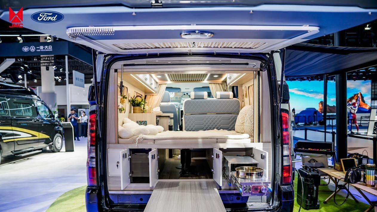 超强装载、耐久与速度，揭秘第一轻客江铃福特轻客的传奇故事