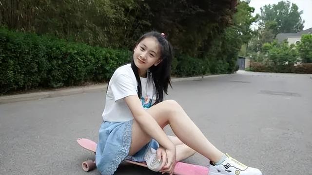 同样是养女儿，当17岁黄多多和贝儿、森碟站在一起，差别就出来了