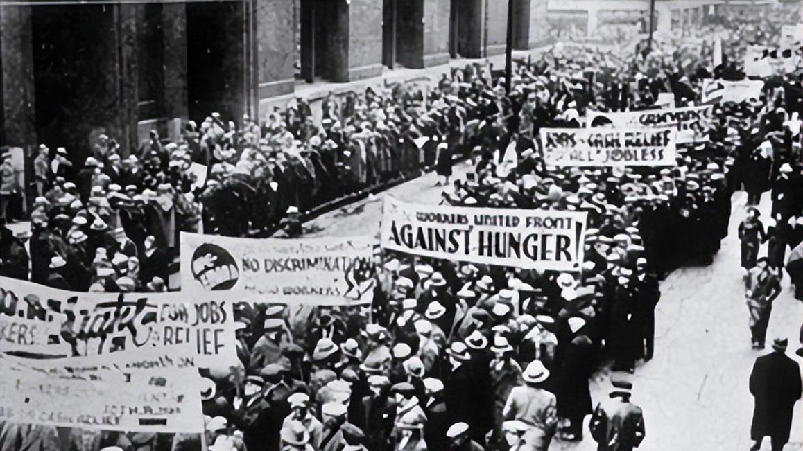 希特勒上台后，穷得揭不开锅的德国突然有钱了，是哪里来的钱？