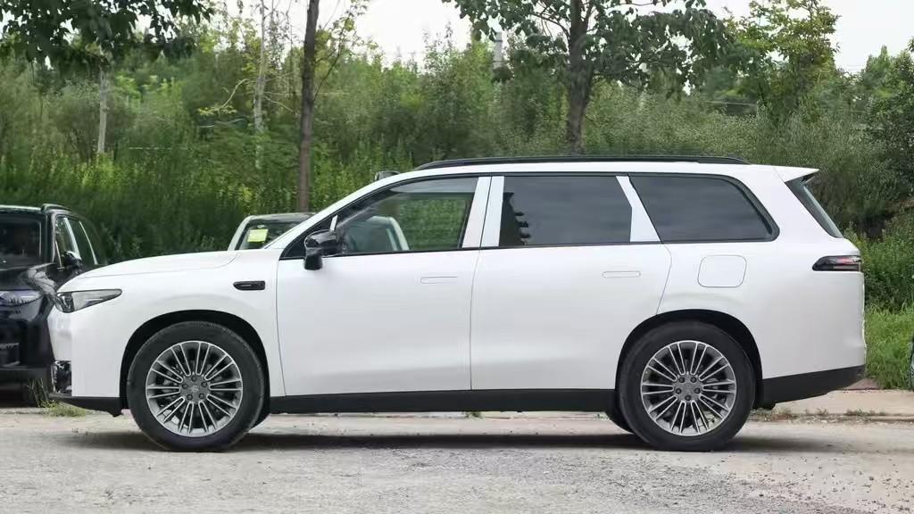 零跑C16卖爆了！不到20万+大六座SUV，MPV的体验，值得买？