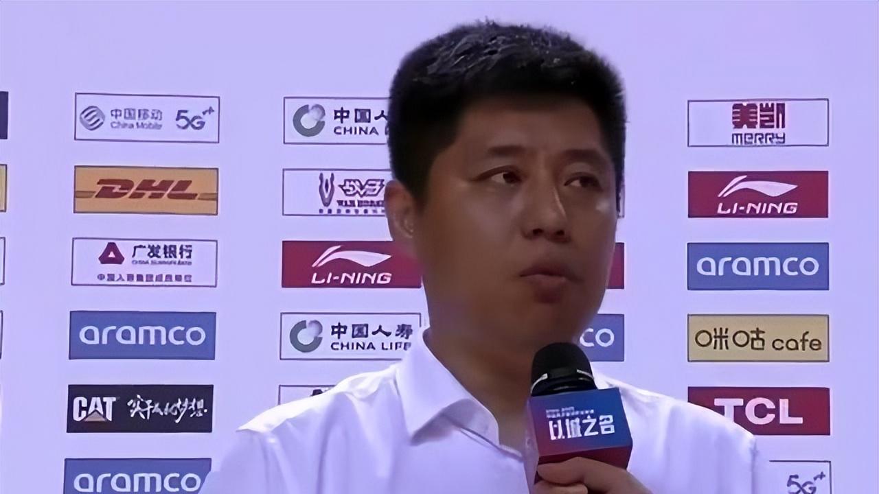 CBA再闹大乌龙，山西队主教练吃T离场再返回，裁判吹罚广东队获利